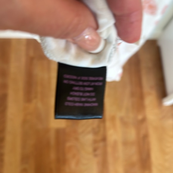 Beautiful summer dress perfect for picnic or barbecue. New withtags - Picture 5 of 9